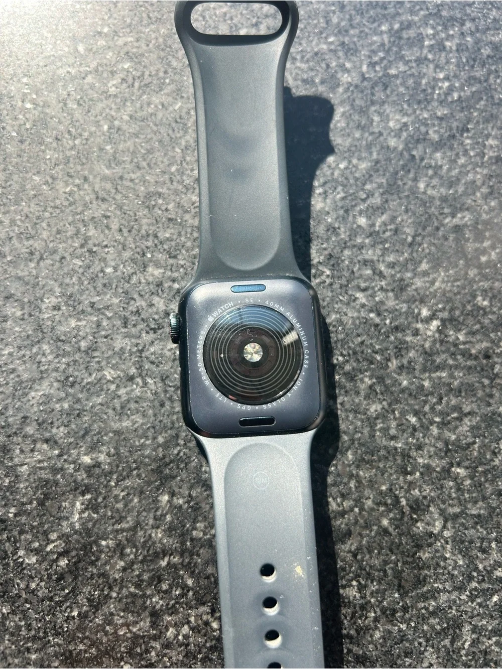 Apple Watch SE (40MM Aluminum)